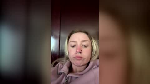 buggggy5 online show from April 15, 6:22 pm