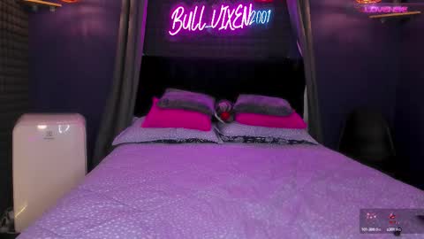 Snapshot of bull_vixen2001 chatting on October 19, 11:09 pm Bunny and The Rock online show from October 19, 11:09 pm
