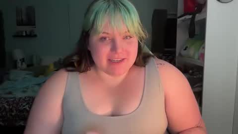 bumblebeebuzzer online show from February 22, 11:57 pm