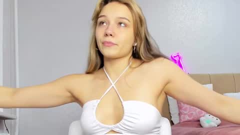 Snapshot of bunny_bonny chatting on January 22, 2:24 pm Alice online show from January 22, 2:24 pm