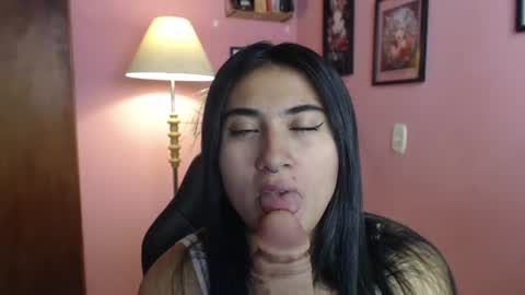 bunnyEmilyR0s33 online show from June 16, 5:39 pm