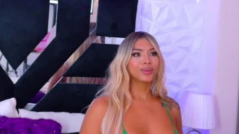 Snapshot of bunnynicolle chatting on January 9, 7:40 pm ONLYFANS online show from January 9, 7:40 pm