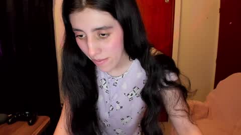 Snapshot of bunnyy09 chatting on December 4, 10:13 pm Jess online show from December 4, 10:13 pm