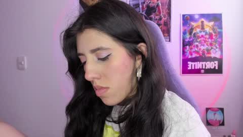 Snapshot of bunnyy09 chatting on February 3, 8:24 pm Jess online show from February 3, 8:24 pm