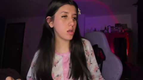 Snapshot of bunnyy09 chatting on October 3, 2:32 am Jess online show from October 3, 2:32 am