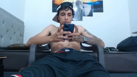 Snapshot of burningboyy chatting on October 6, 4:14 pm independiente online show from October 6, 4:14 pm