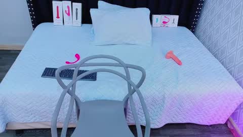 Snapshot of burningpleasuree chatting on September 27, 1:47 am Helen  online show from September 27, 1:47 am