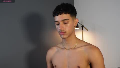 Buster independent model online show from October 13, 12:18 pm