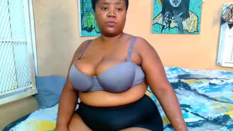 BUSTYQUEENB online show from March 19, 6:52 am