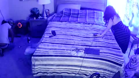 busybee83 online show from November 2, 11:21 am