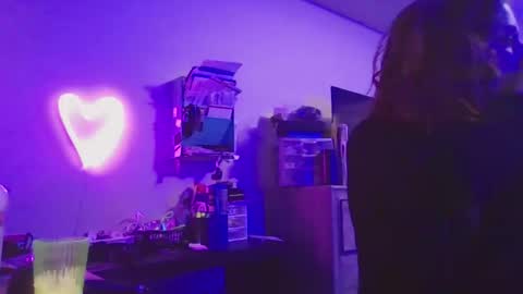 busybee83 online show from January 8, 9:59 am