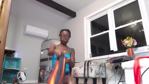 Snapshot of butt3rcup chatting on October 31, 1:50 am Goddess online show from October 31, 1:50 am