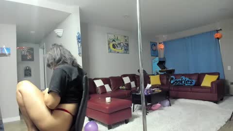 Snapshot of butter_pecanxoxo chatting on October 14, 9:56 am butter_pecanxoxo online show from October 14, 9:56 am