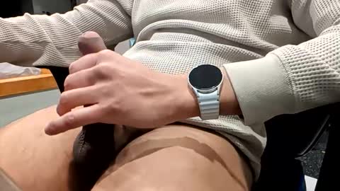 bwhatb online show from April 7, 9:06 pm