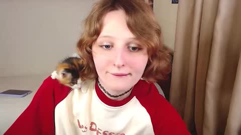 C0ralynx online show from November 1, 8:30 pm