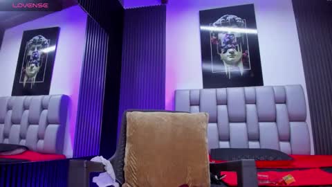 caitlyn_joness_ online show from February 9, 8:22 pm