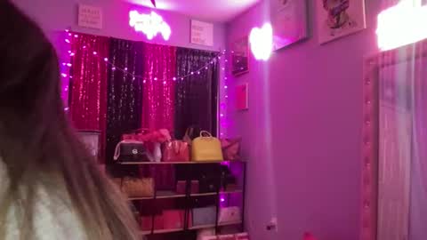 calibarbie24 online show from November 27, 6:43 am