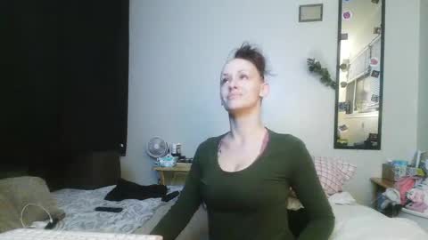 caliibaddie online show from February 25, 8:25 am