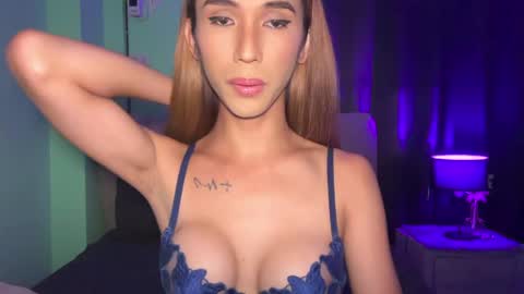 zerina online show from April 25, 3:42 pm