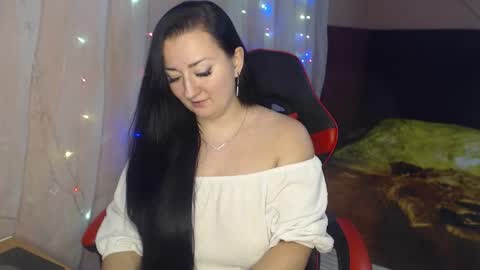 Shaya online show from February 12, 3:48 pm