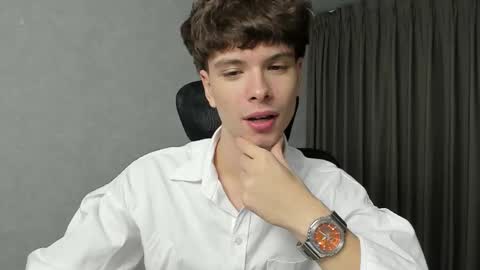 Hey I am Calvin  online show from March 6, 5:12 pm