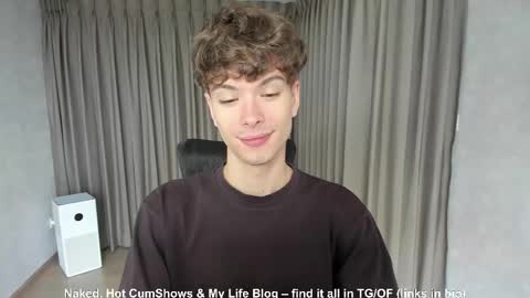 Snapshot of calvin_loves_you chatting on October 19, 5:45 am Hey I am Calvin online show from October 19, 5:45 am