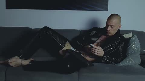 Calvin  online show from October 29, 1:07 am