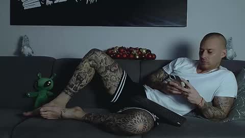 Calvin  online show from December 19, 12:39 am