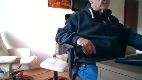 camcologne online show from December 20, 2:59 pm