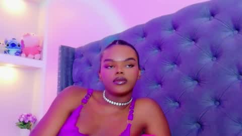 camiestrada online show from October 18, 11:53 pm