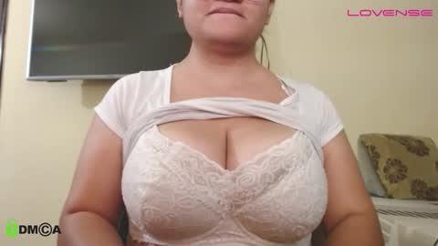 Snapshot of camiilahotxxx chatting on October 6, 11:11 pm Camila online show from October 6, 11:11 pm