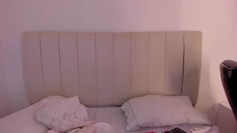 Snapshot of camila_adams chatting on February 10, 7:28 pm Cami online show from February 10, 7:28 pm