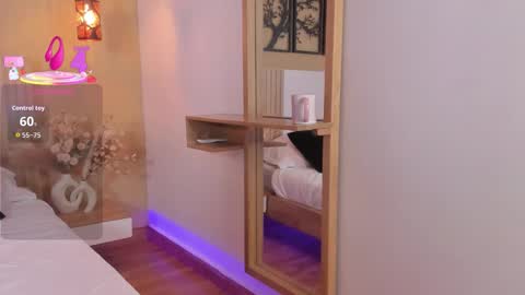 camila_bustamante_ online show from November 27, 4:47 pm