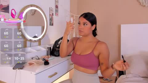 camila_bustamante_ online show from May 7, 5:08 pm