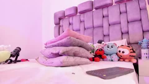 Camila online show from April 11, 6:40 am