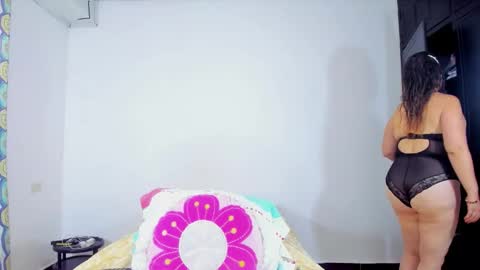 Snapshot of camilaa_foxxx chatting on October 17, 7:18 pm camilaa foxxx online show from October 17, 7:18 pm