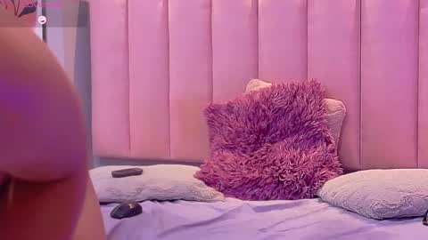 Camila online show from November 20, 1:10 pm