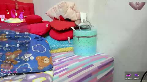 Snapshot of camile_milf chatting on September 16, 4:04 am Lauren camile online show from September 16, 4:04 am
