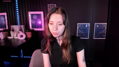 Camilla online show from April 9, 6:19 am