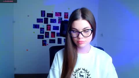 Camilla online show from January 6, 1:04 pm