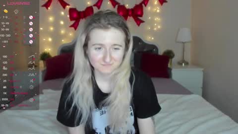 camilladreamer online show from March 24, 8:04 pm