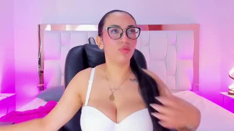 Snapshot of camille_juicy chatting on September 13, 2:30 pm Camille online show from September 13, 2:30 pm