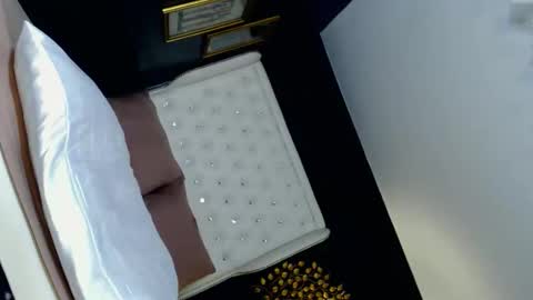 camillejoson online show from March 5, 12:08 am