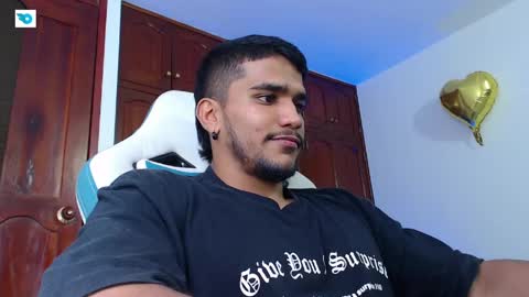 camilo_contre21 online show from May 20, 8:37 pm