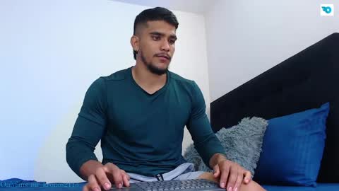 camilo_contre21 online show from May 13, 7:34 pm