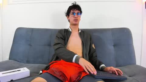 Camilo online show from May 26, 3:23 am