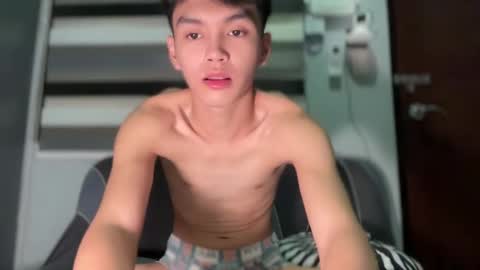 Ethan online show from October 30, 11:33 am