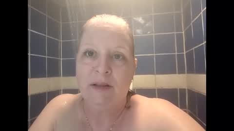 canadianqueen1973 online show from June 1, 10:22 pm