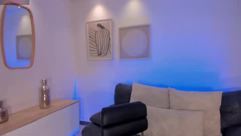  Candanse R  online show from April 17, 3:42 am