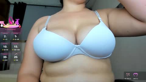 Candy  online show from November 4, 1:12 pm